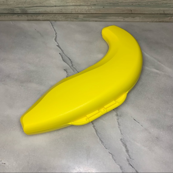 Tupperware  Banana Keeper New - Picture 2 of 6